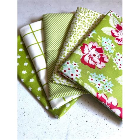 Tilda Fat Quarter Bundle Tea Towel