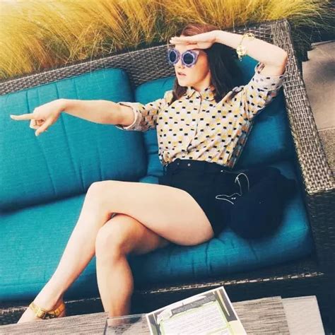 Sexy Half Nude Pictures Of Maisie Williams ThBlog