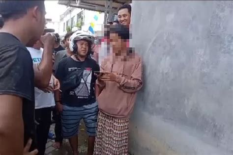 Warga Hst Heboh Sepasang Kekasih Diduga Mesum Di Masjid Radar