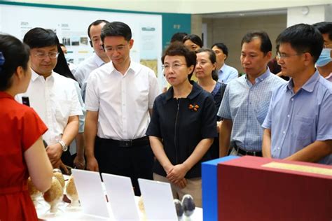 “民盟先贤肖像巡回展”走进中国农业科学院 地方要闻