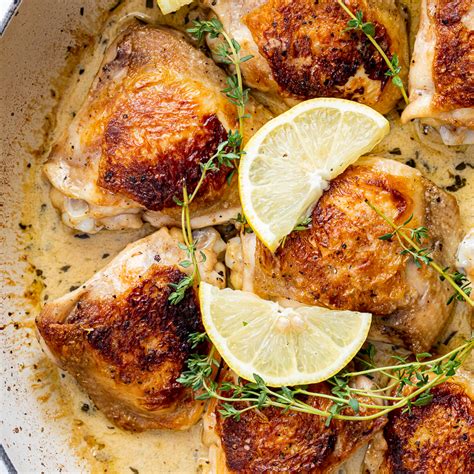 Baked chicken with white wine, garlic and herbs - Simply Delicious