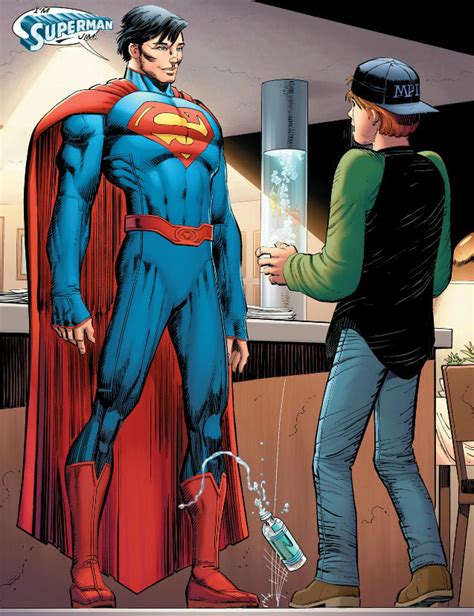 First Look At Superman S New Costume Superman Comic Vine