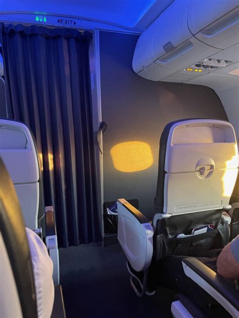 Review: British Airways A319 Business Class - Live and Let's Fly