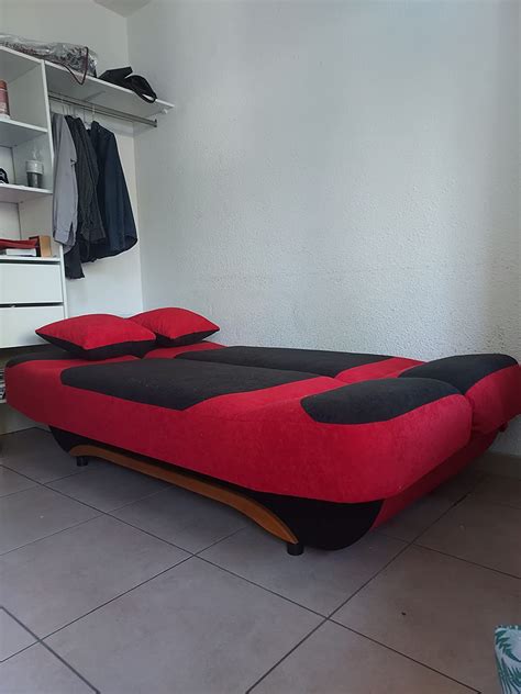 DecoInParis Canapé clic clac en Tissu Convertible Elona Noir et Rouge