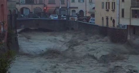 Alluvione In Romagna Fiumi Esondati Persone Evacuate E Sfollate