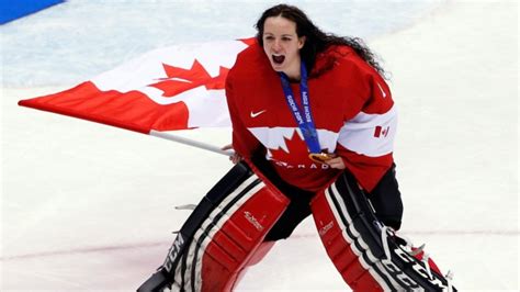 Goalie Shannon Szabados returns to Canadian women's hockey team | CTV News