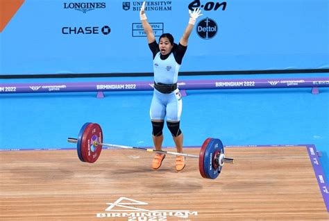 Cwg Indian Weightlifter Bindyarani Devi Wins Silver Medal In