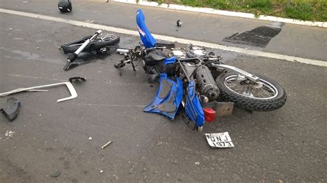 Mototaxista morre em acidente de moto em Águas Belas