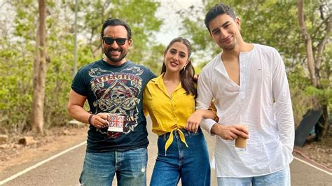 Sara Ali Khan Ibrahim And Saif All Say ‘cheese In Jeans Iwmbuzz