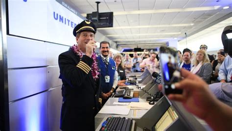 Scenes From United Airlines Final Boeing 747 Flight