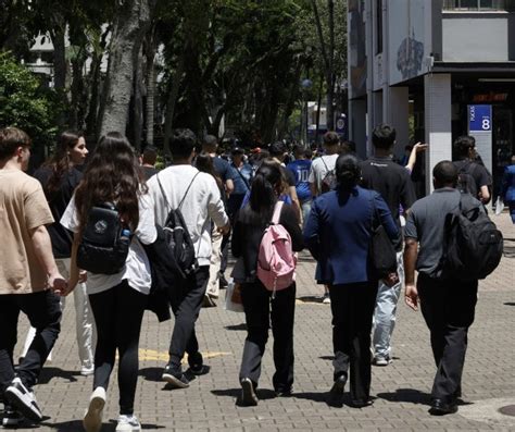 Um Em Cada Jovens Brasileiros De A Anos N O Estuda E Nem