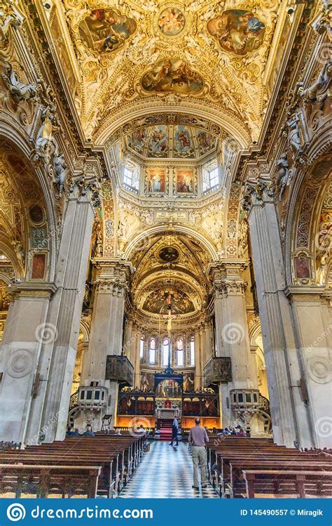 Interior De La Bas Lica De Santa Maria Maggiore En B Rgamo Italia