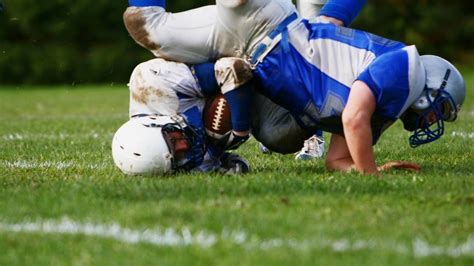 HALS UND KOPFVERLETZUNGEN Beim FUSSBALL Feel Recovery