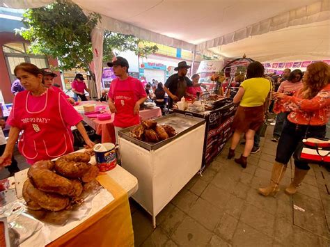 Miles De Personas Disfrutan De La Feria Del Barro Y Del Taco En Metepec