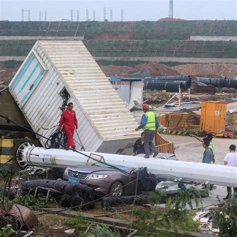 Wuhan Labor Tornado China Wuhan Tornado Kills Injures Hundreds News