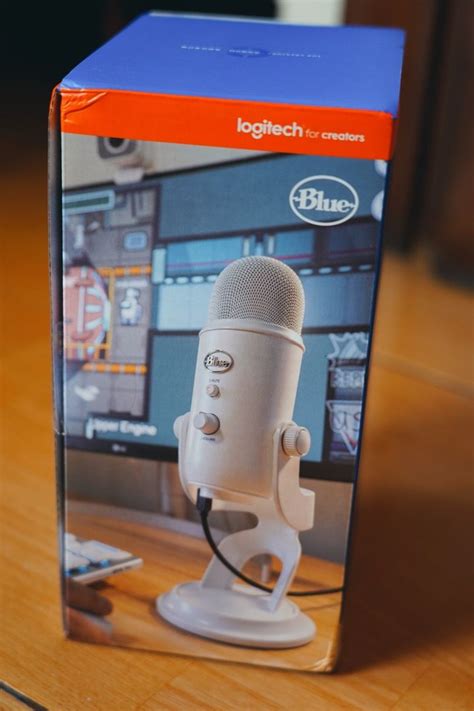 Logitech For Creators Blue Yeti Usb Microphone Whiteout Edition