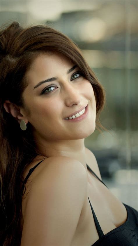 Hazal Kaya Turkish Actress Beautiful Eyes Wallpaper Actresses