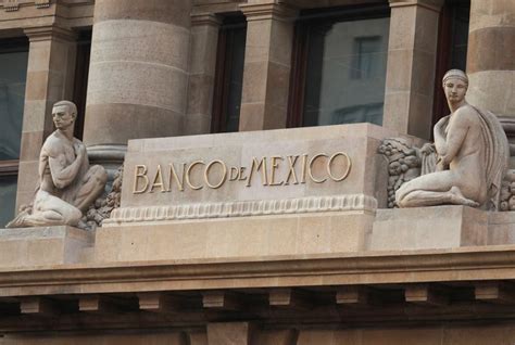 Divided Survey Shows Mexico Central Bank Likely To Hold Interest Rate