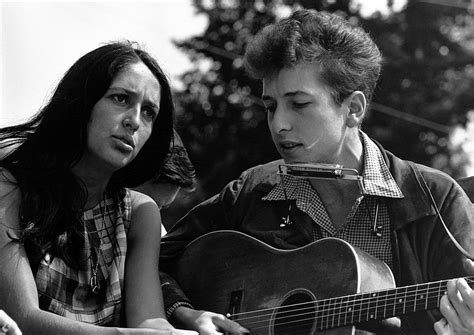 Sara Lownds And Bob Dylan At The Chelsea Hotel