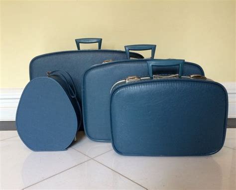 Retro Blue 4 Piece Nesting Luggage Set Suitcases Teardrop Train Case C