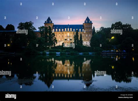 Castello Del Valentino Torino Immagini E Fotografie Stock Ad Alta