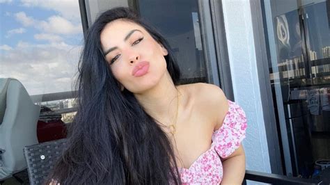 Jessica Cediel Inauguró Su Tiktok Con Baile En Vestido De Baño