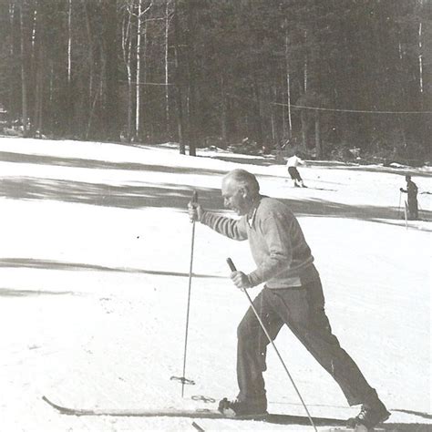 Niels Bohr skiing in Los Alamos, NM, 1948. | Niels bohr, Skiing ...