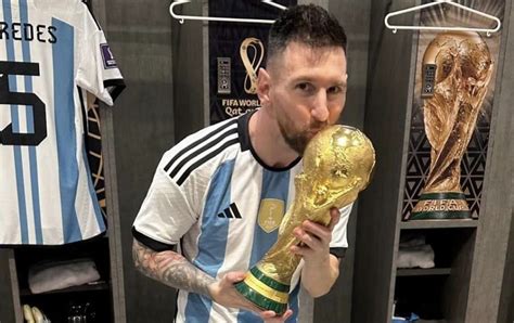 Lionel Messi eleito o The Best da FIFA pela oitava vez Notícias de