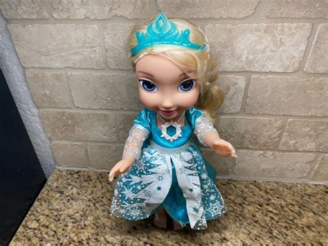 Disney Frozen Snow Glow Elsa Doll Sings Let It Go Dress Lights Up Ebay