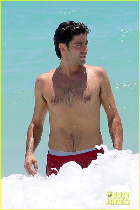 Shirtless Adrian Grenier Hits Miami Beach Before Entourage Press Tour