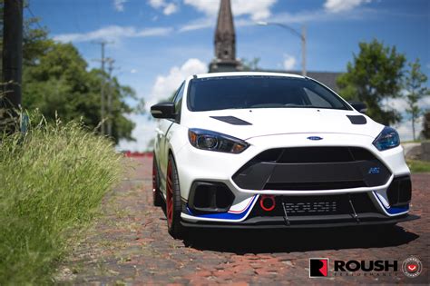Roush Ford Focus RS Gets Candy Red Vossen Wheels - autoevolution