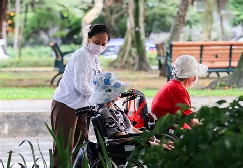 80歲以上申請外籍看護「免巴氏量表」？勞動部：9月修法採不分年齡擴大免評 在地推薦 橘世代