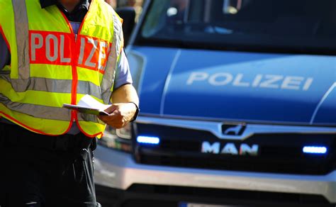 H Llanzeiger Sachsen Anhalts Polizei Musste Im Jahr Alle