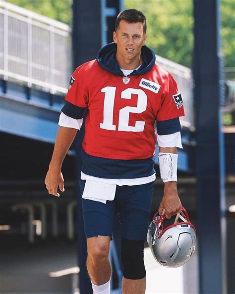 New England Patriots Tom Brady S Latest Social Media Posts Are Leaving