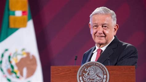 AMLO celebra caída de la inflación y el fortalecimiento del peso frente