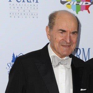 Henry Heimlich - Bio, Facts, Family | Famous Birthdays