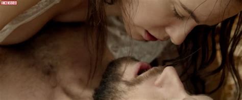 Naked Caroline Dhavernas In Wild Run The Legend