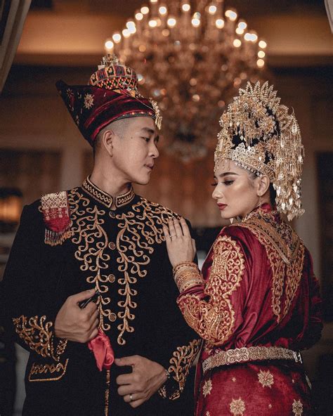 8 Pakaian Tradisional Unik Dalam Pernikahan Adat Di Indonesia