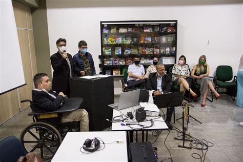 Lan Amento Do Livro Di Rio De Caio Henrique Biblioteca Estadual Dr