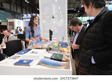 Fitur 2024 스톡 사진 32개의 이미지 Shutterstock