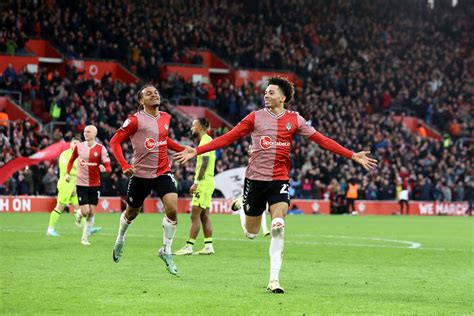 Efl Round Up Southampton Win 8 Goal Thriller