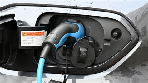 Auto elettriche, cosa succederà in Italia dopo il 2035? 'Vendite green ...