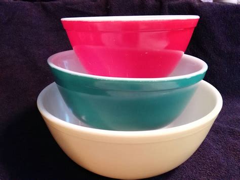 Vintage Pyrex Primary Colors Nesting Bowls Mixing Bowls Set