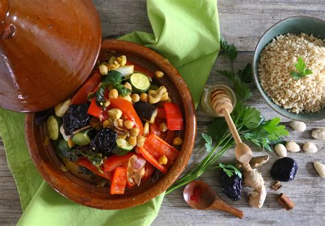 Tajine Di Verdure Estive E Ceci Con Prugne Secche E Mandorle La