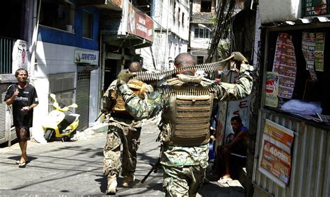 Um Dia Ap S S Rie De Confrontos Moradores Da Rocinha Pedem Paz E