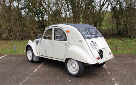 Rare Twin Engined Four Wheel Drive Citroen 2cv Sahara Up For Auction