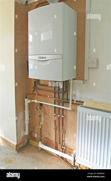 Vaillant Ecotec Plus 824 Combination Wall Mounted Gas Central Heating