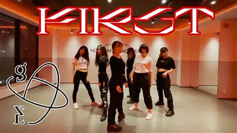 Kpop In Publiceverglow First Dance Cover From Japan Youtube