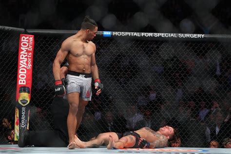 UFC 244 Results Kevin Lee S Monstrous Head Kick Sends Gregor