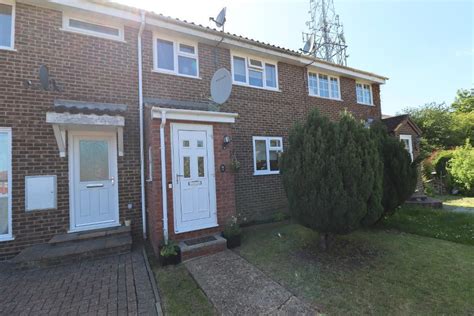 Wolston Close Farley Hill Luton Bedfordshire Lu1 5ss 3 Bed Terraced